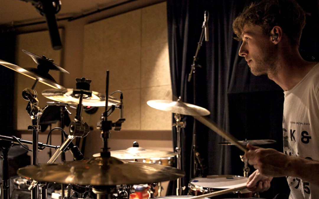 Jordan Kiefer (Batterie, Percussions)