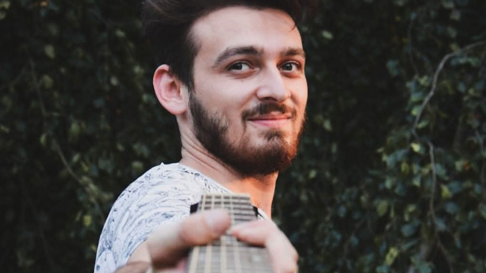 Alexandre Rollinger (Guitare, Piano, Ukulele)